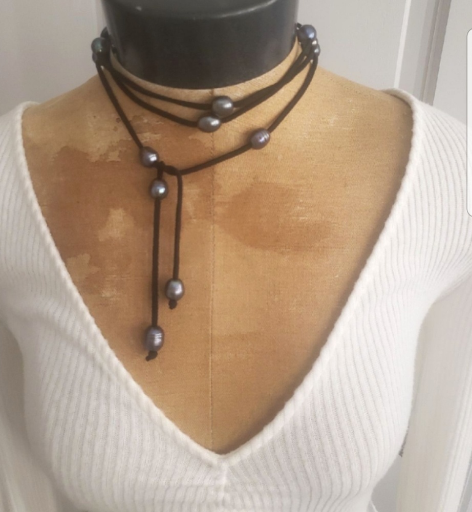 Anthropologie Black Cord Lariat Necklace with Iridescent Gray Pearls